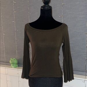 Women’s Olive Green Long Sleeve Off the Shoulder Top